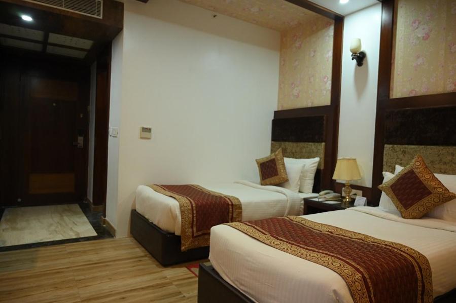 Square Inn Hotel,Varanasi Ngoại thất bức ảnh