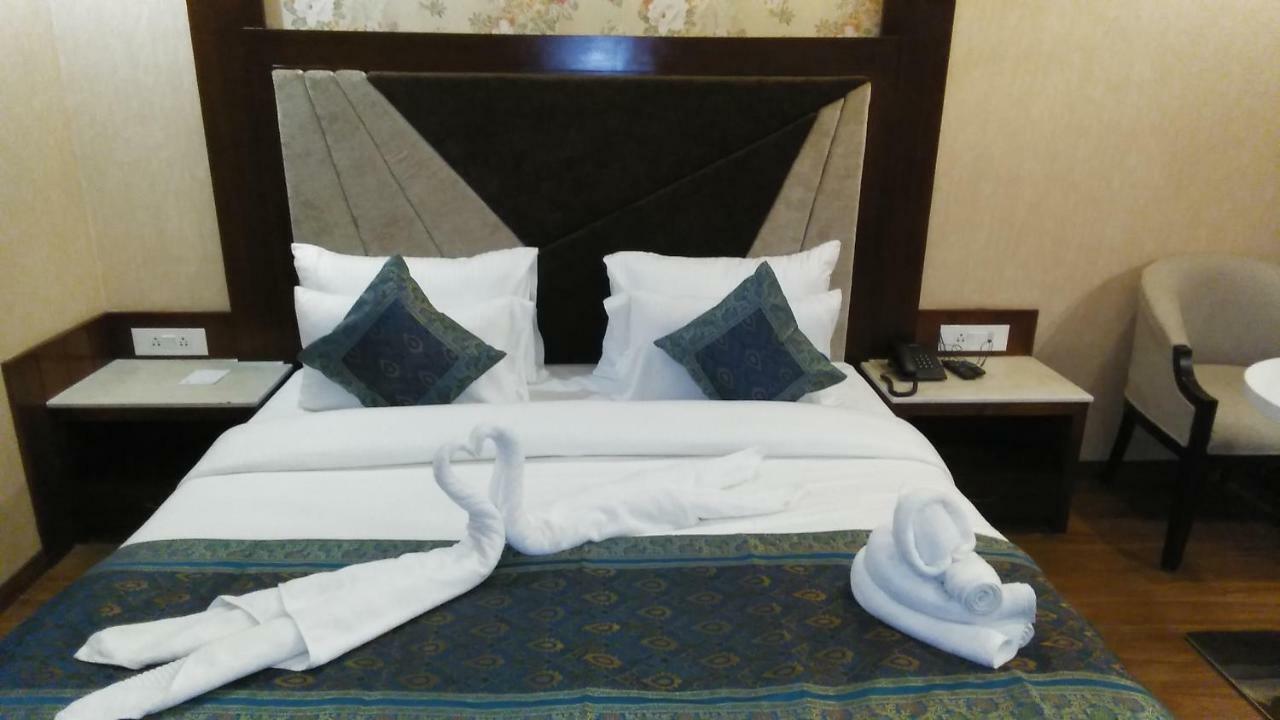 Square Inn Hotel,Varanasi Ngoại thất bức ảnh