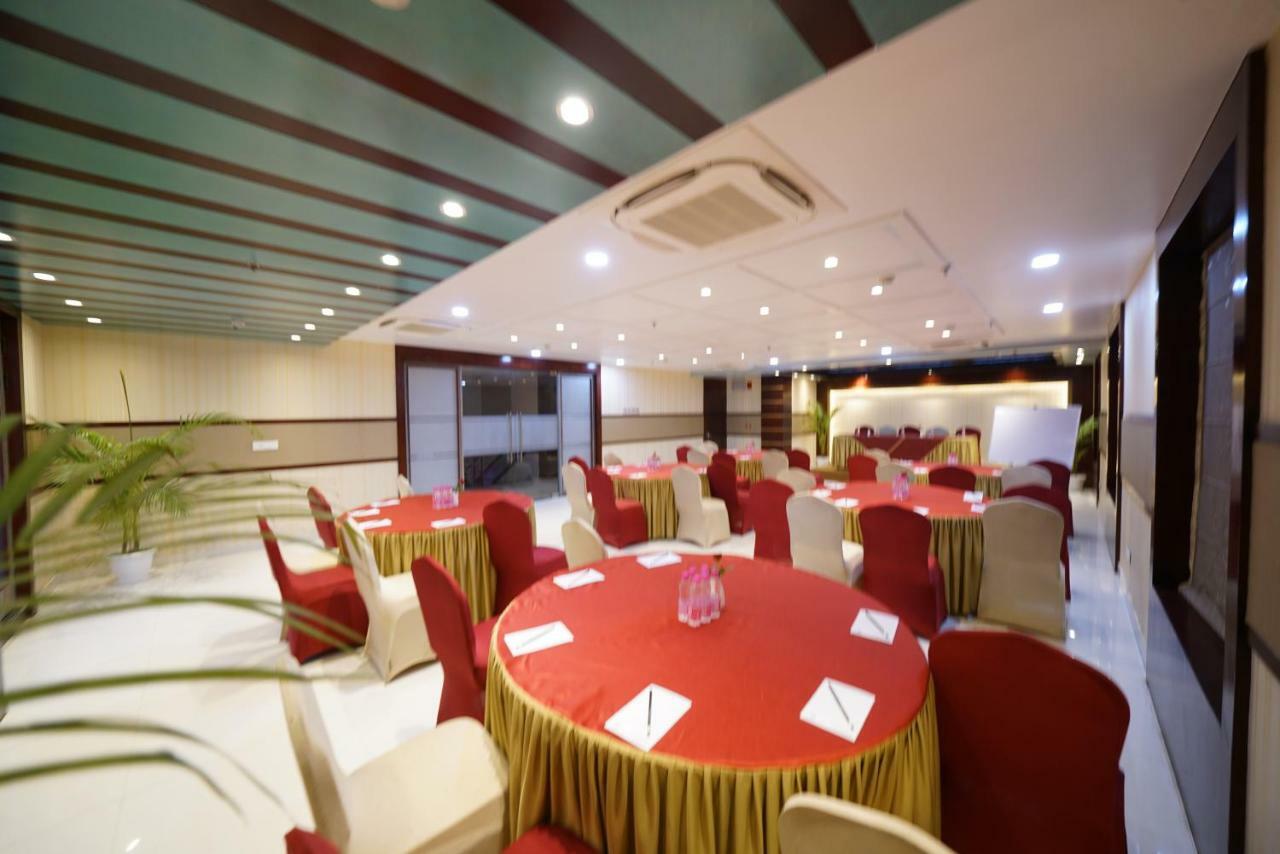 Square Inn Hotel,Varanasi Ngoại thất bức ảnh