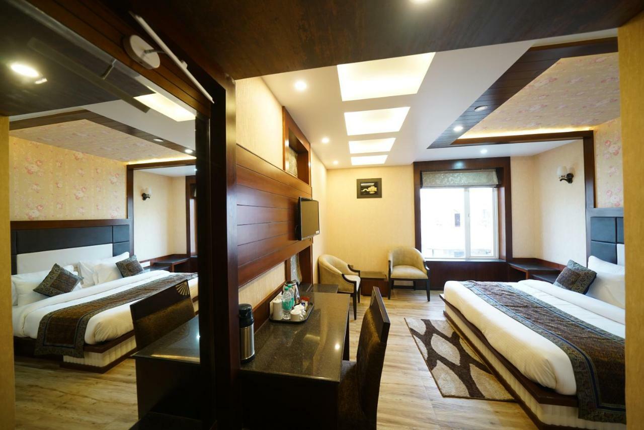 Square Inn Hotel,Varanasi Ngoại thất bức ảnh